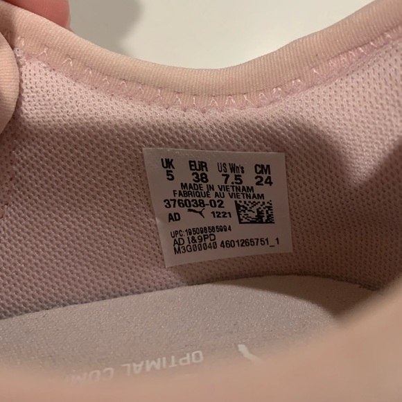 Puma sneakers - pale pink, NWT Sz 7.5 - Picture 4 of 6